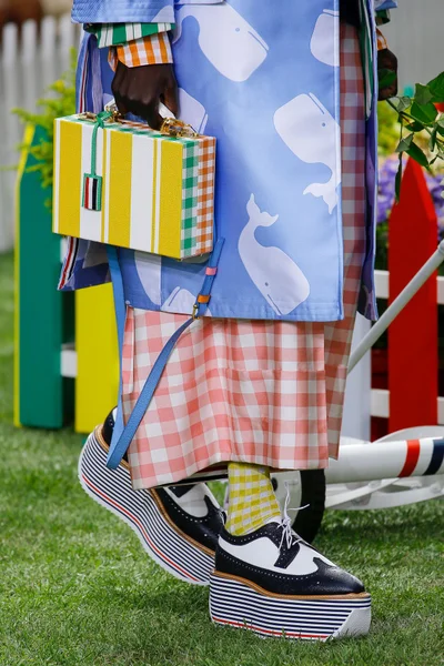 Look 64